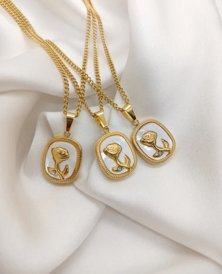 Vintage rose 🌹 flower necklace with a stainless steel chain – a lovely gift for girls and women.