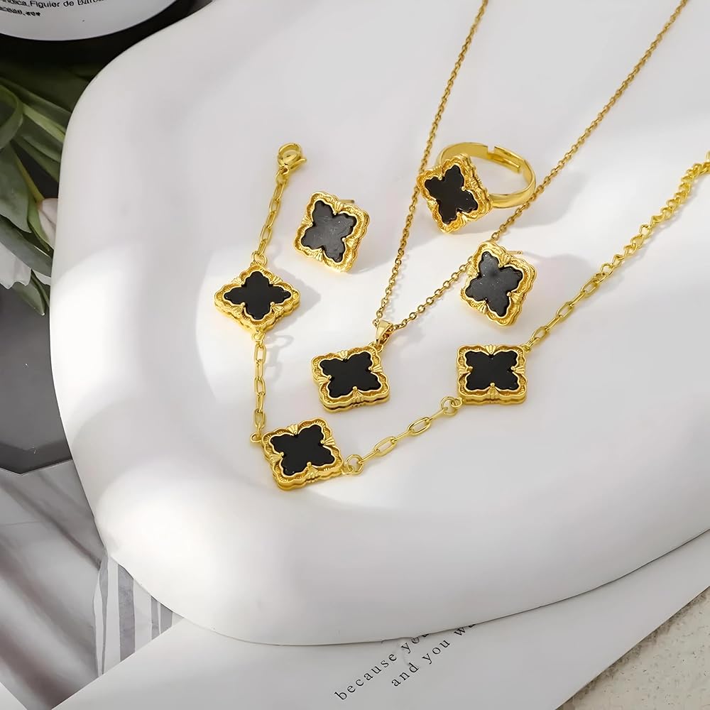 Four-leaf clover motif 3 pcs amazing deal