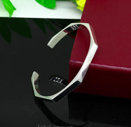 Hexgon Steel handCuff for Men........ sleek and stylish